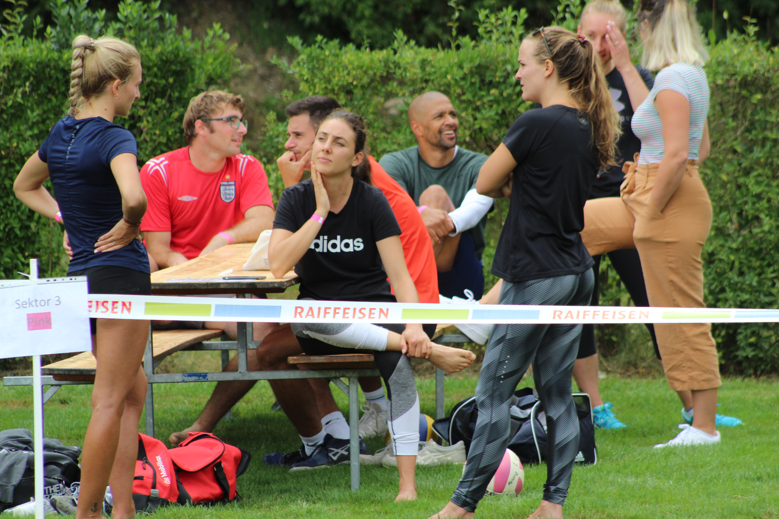 Volley  (37)